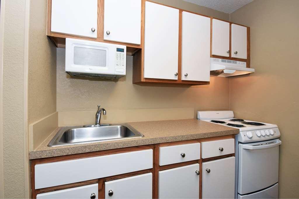 Suburban Studios Columbus East Δωμάτιο φωτογραφία