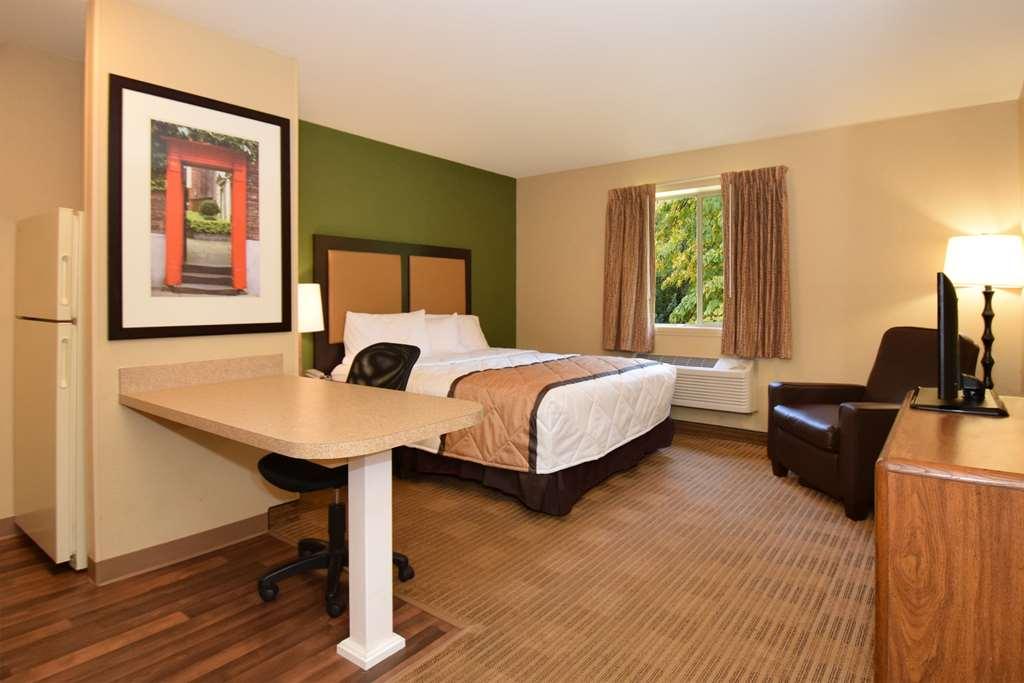 Suburban Studios Columbus East Δωμάτιο φωτογραφία