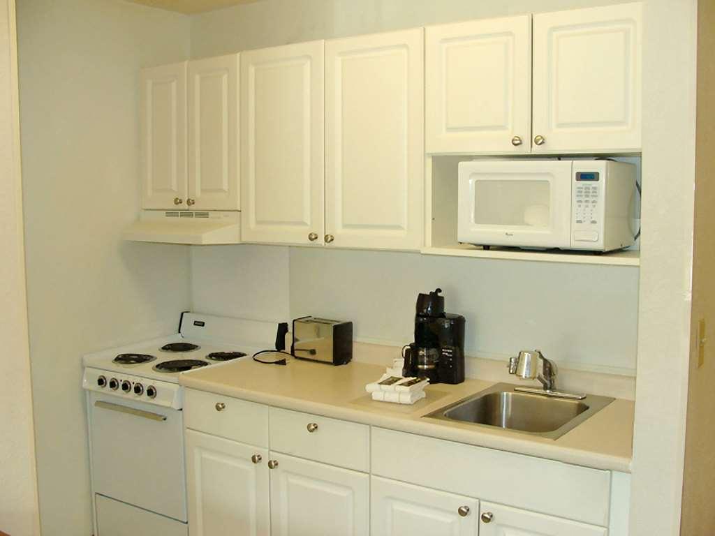 Suburban Studios Columbus East Δωμάτιο φωτογραφία
