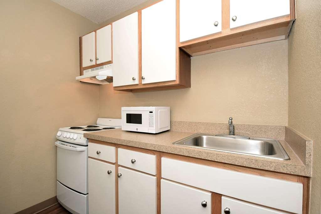 Suburban Studios Columbus East Δωμάτιο φωτογραφία